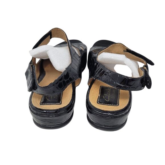 Clarks Artisan Sandals Womens size 8.5M Black Patent Leather Strappy Slingback - Picture 6 of 9